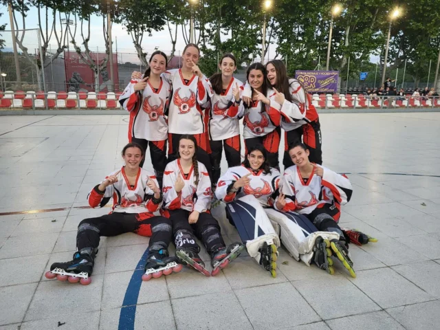 Jugadoras de CPL Madrid con sus medallas
